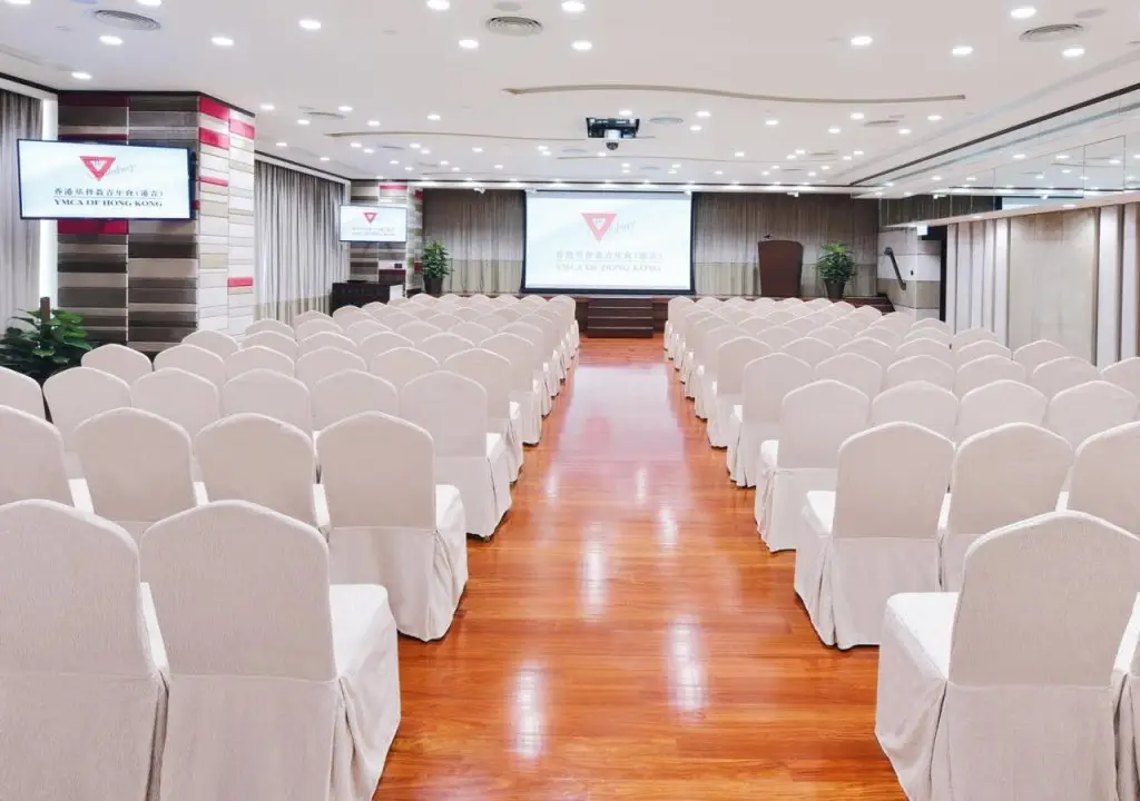 Гонконг: The Salisbury - YMCA of Hong Kong
