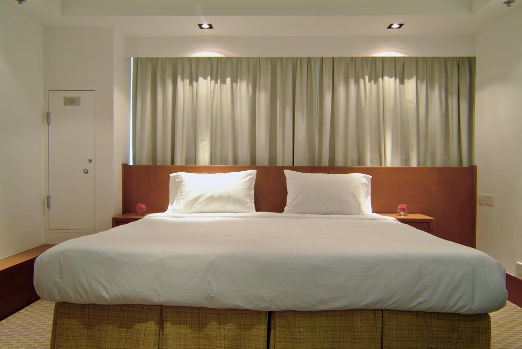 Гонконг: JJ Hotel