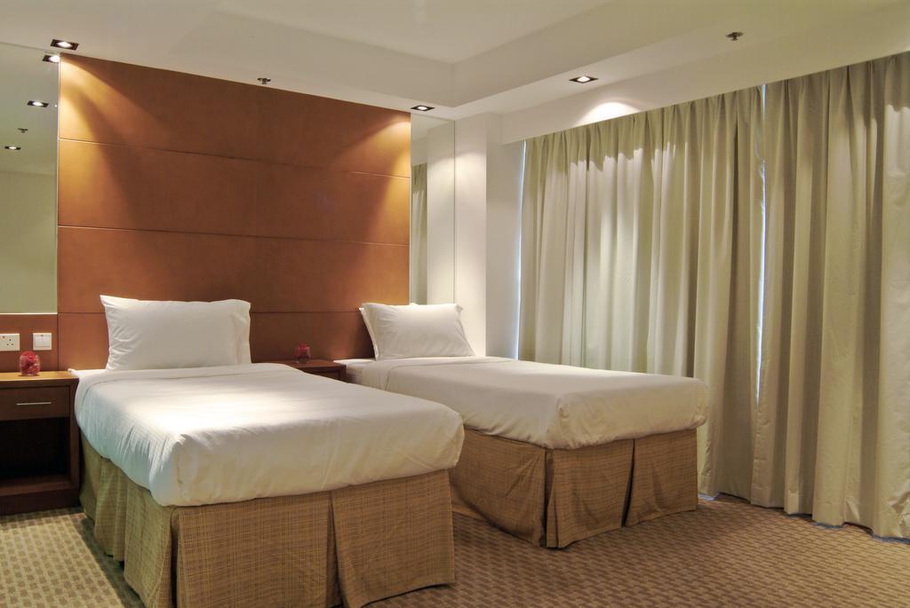 Гонконг: JJ Hotel
