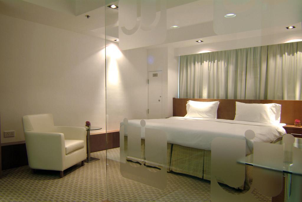 Гонконг: JJ Hotel
