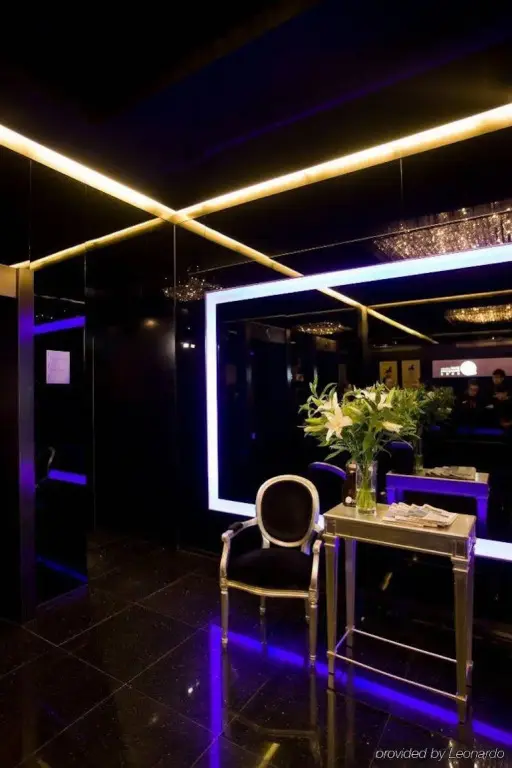 Гонконг: J Link Hotel