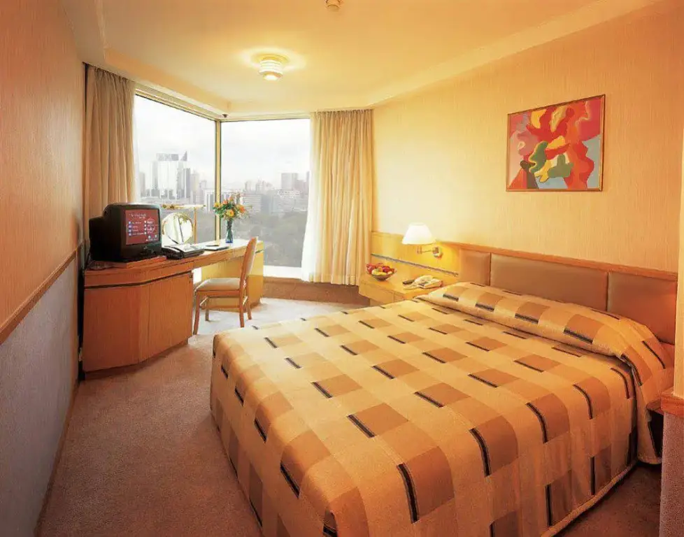 Гонконг: The Royal Pacific Hotel & Towers