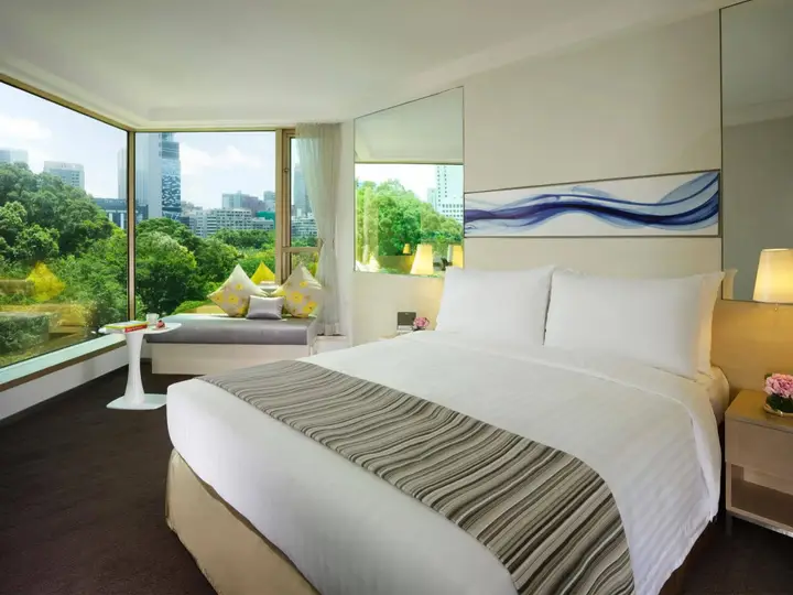 Гонконг: The Royal Pacific Hotel & Towers