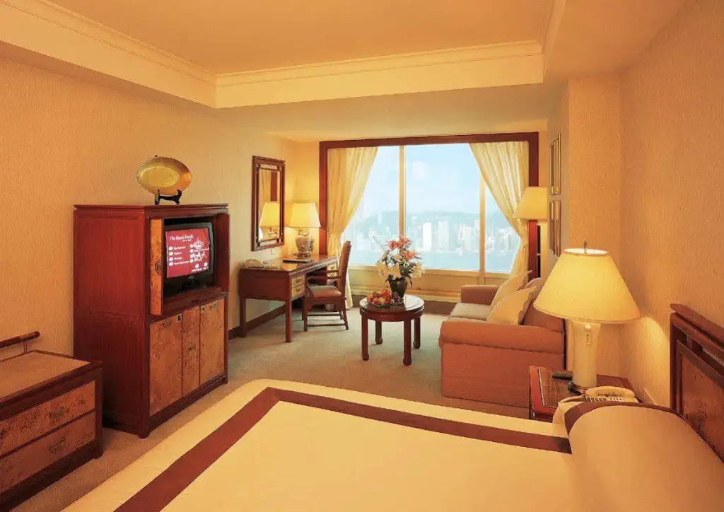 Гонконг: The Royal Pacific Hotel & Towers
