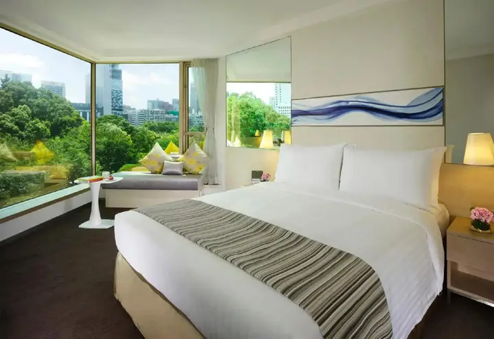 Гонконг: The Royal Pacific Hotel & Towers