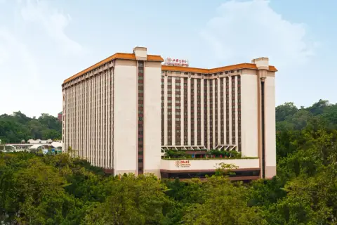 China Hotel — фото 1