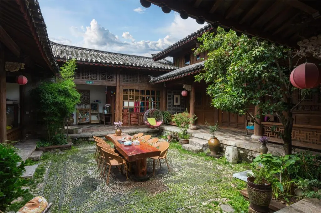 Лицзян: Blossom Hill Inn Lijiang Weavingland