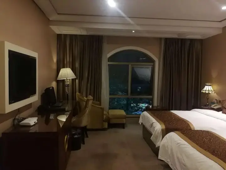 Цзясинь: Aventine Town Hotel