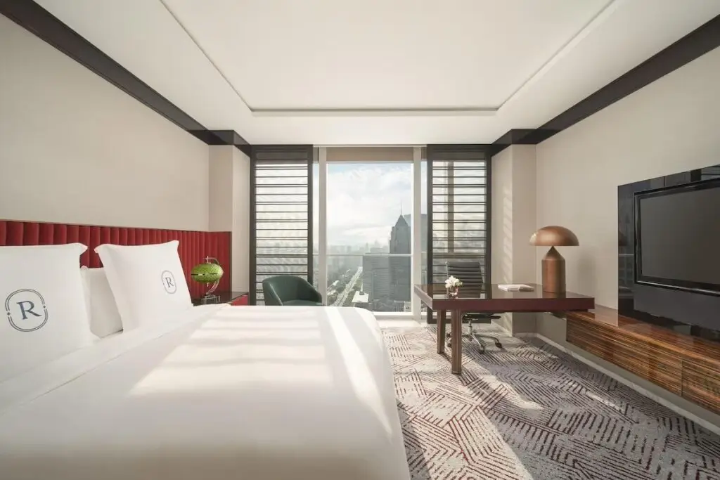 carousel image 4