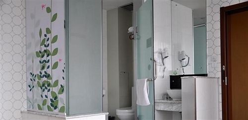 Вэйхай: Super 8 Hotel Weihai Wai Tan