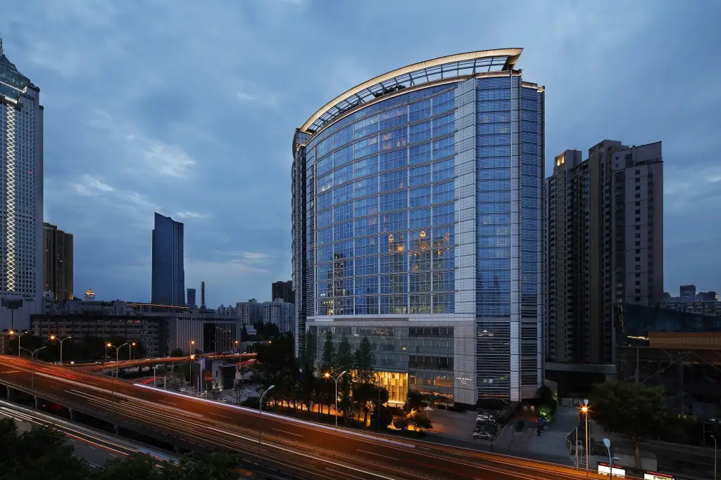 New World Wuhan Hotel — фото 1