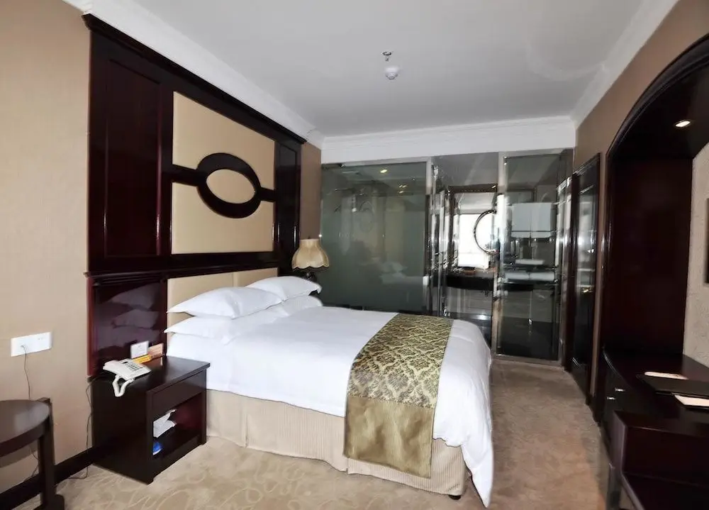 Jiande Yinyuan Hotel — фото 1