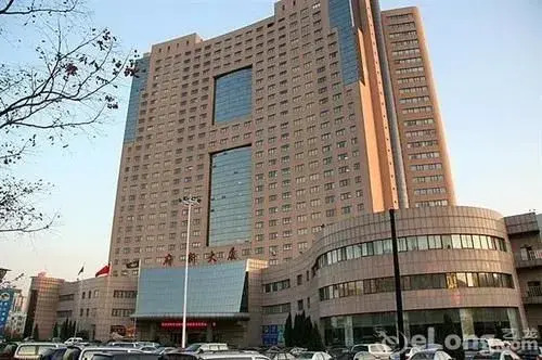 Циндао: Qingdao Fuxin Hotel