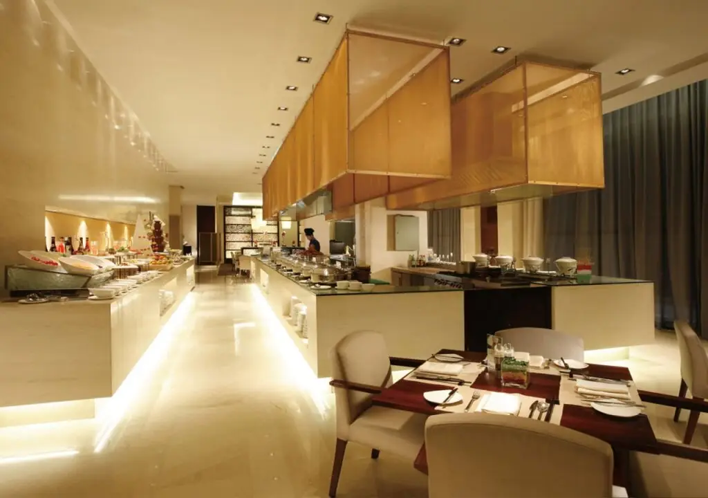 Далянь: Howard Johnson Parkland Hotel Dalian