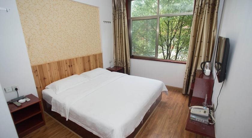 Чжанцзяцзе: Zhangjiajie Yijiaqin Hotel