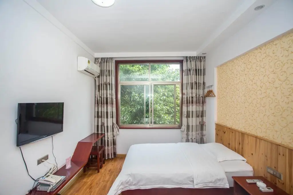 Чжанцзяцзе: Zhangjiajie Yijiaqin Hotel