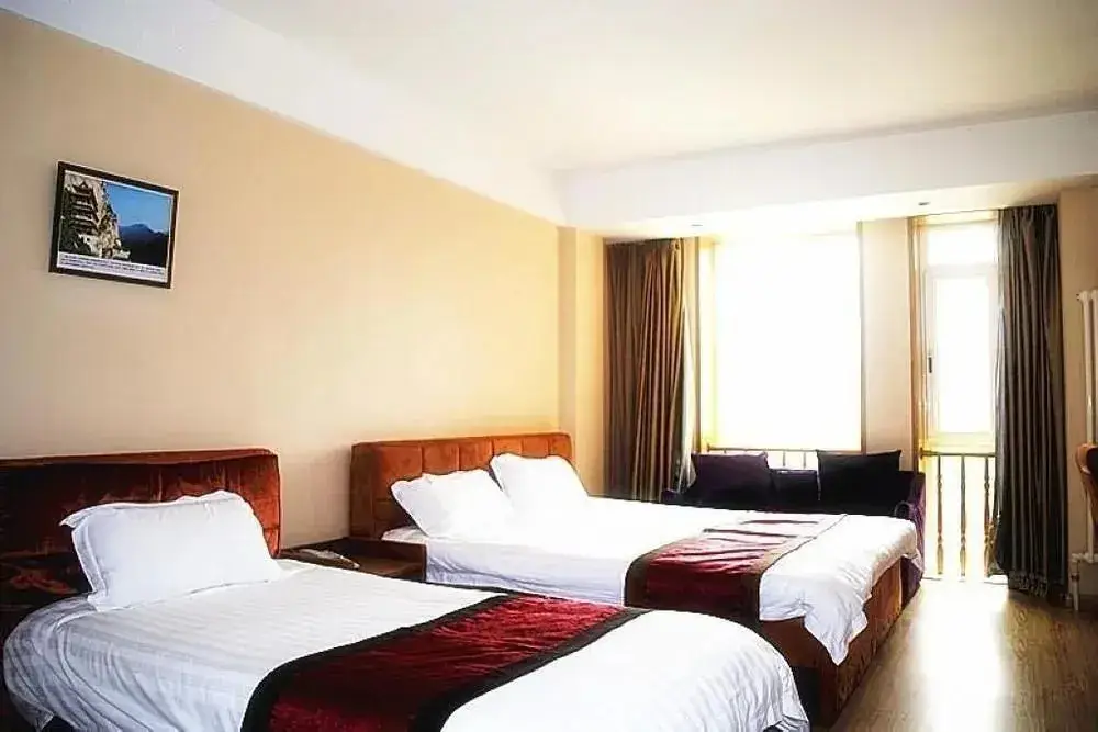Далянь: Dalian Sanjin Business Hotel