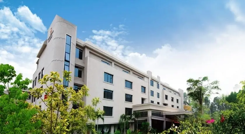 Golden Bridge Garden Hotel — фото 1