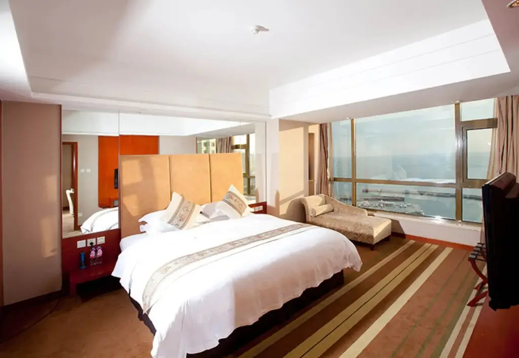 Далянь: Bayshore Hotel Dalian