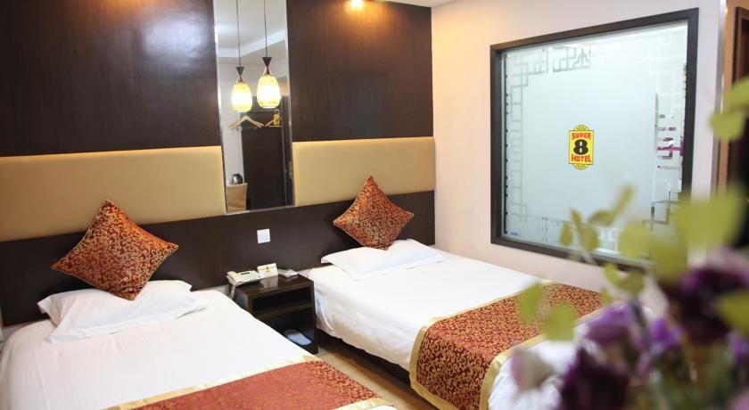 Янчжоу: Super 8 Hotel Yangzhou Shouxi Lake Wenchangge