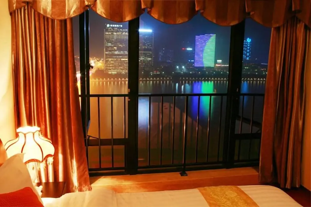 Гуанчжоу: Private-Enjoyed Home-U Hotel Apartment