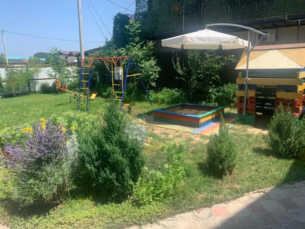 Кучугуры: Ladya