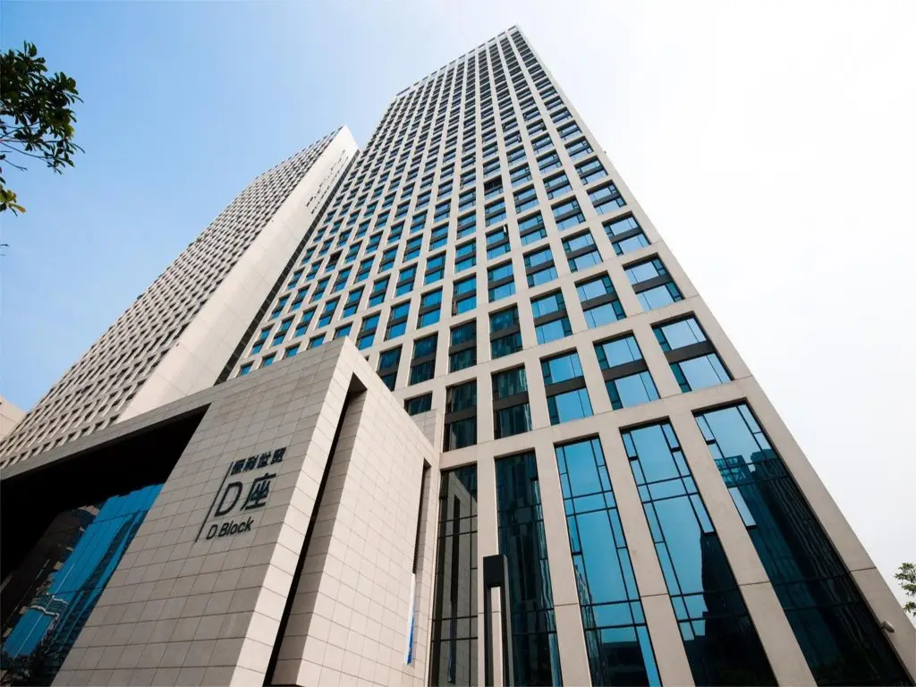 Yicheng Pazhou Poly World Trade Centre Apartment — фото 1