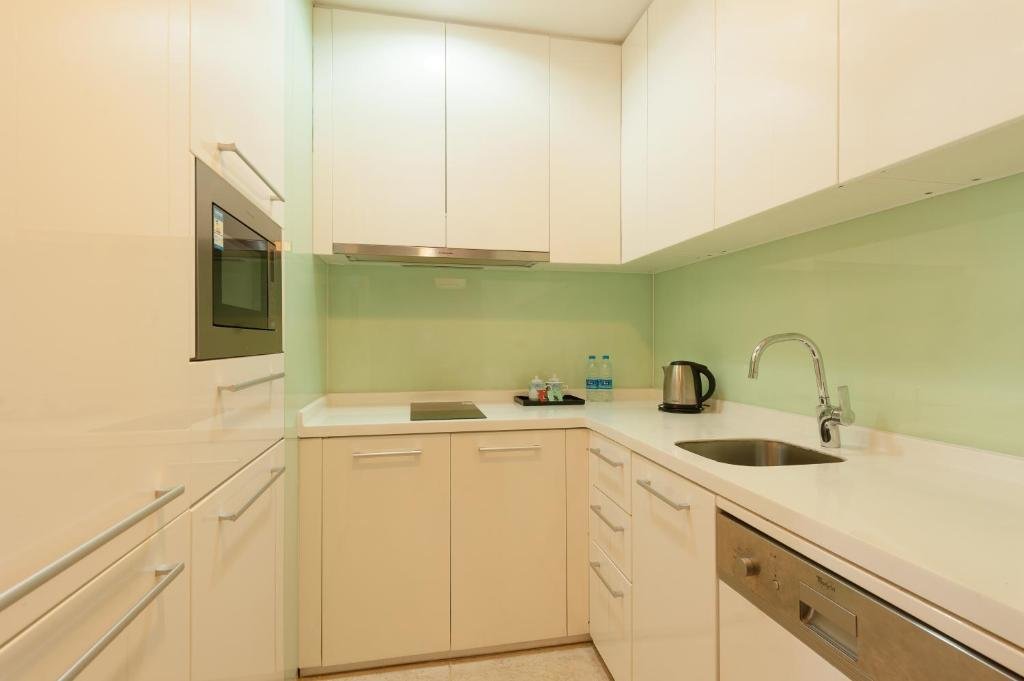 Гуанчжоу: Yicheng Pazhou Poly World Trade Centre Apartment