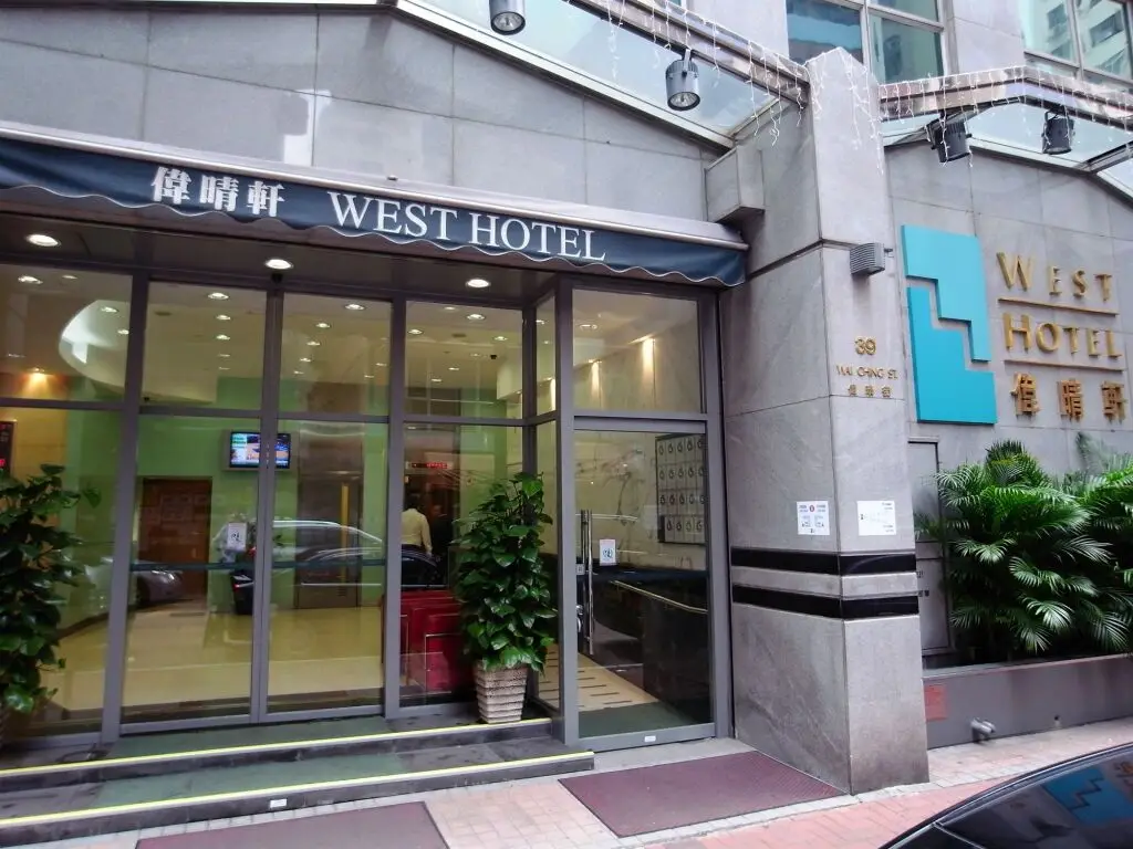 West Hotel — фото 1