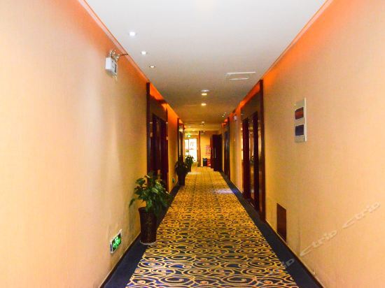 Чжэнчжоу: River Business Hotel