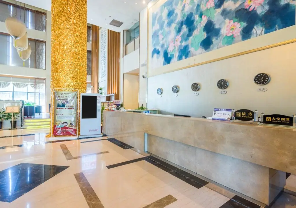 Hy Hotel — фото 1