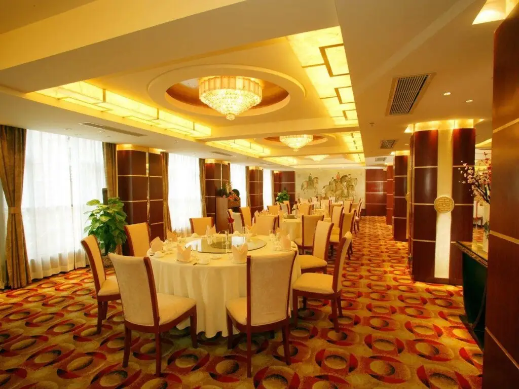 Jinrong International Hotel — фото 1
