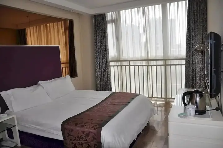 Циндао: Rafael Hotel