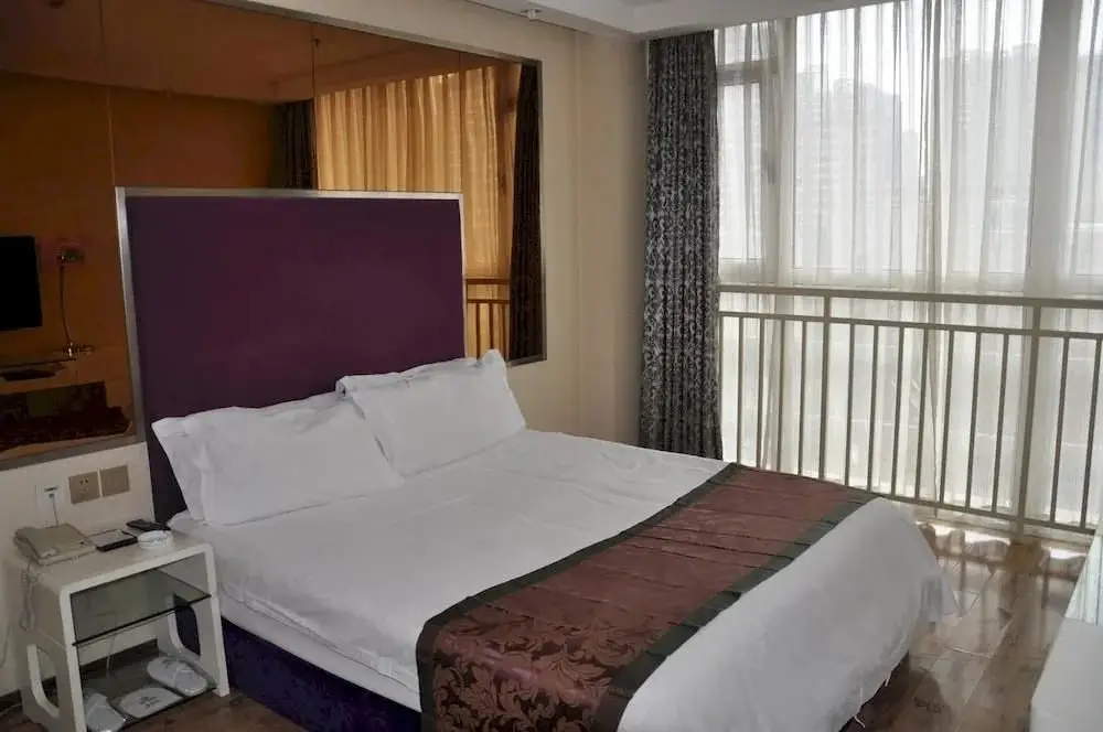 Циндао: Rafael Hotel