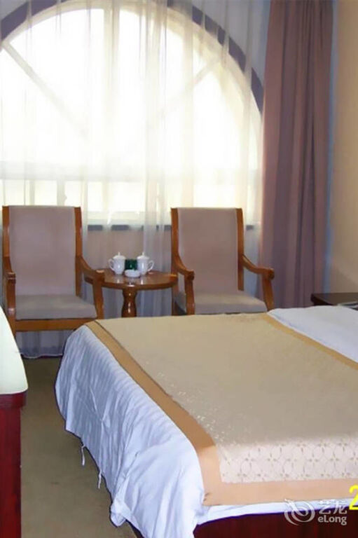 Циндао: Zhuhui Business Hotel - Qingdao