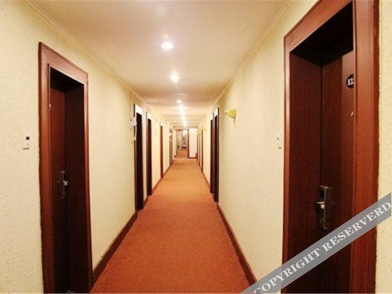 Циндао: Shenghuo Lin Hotel