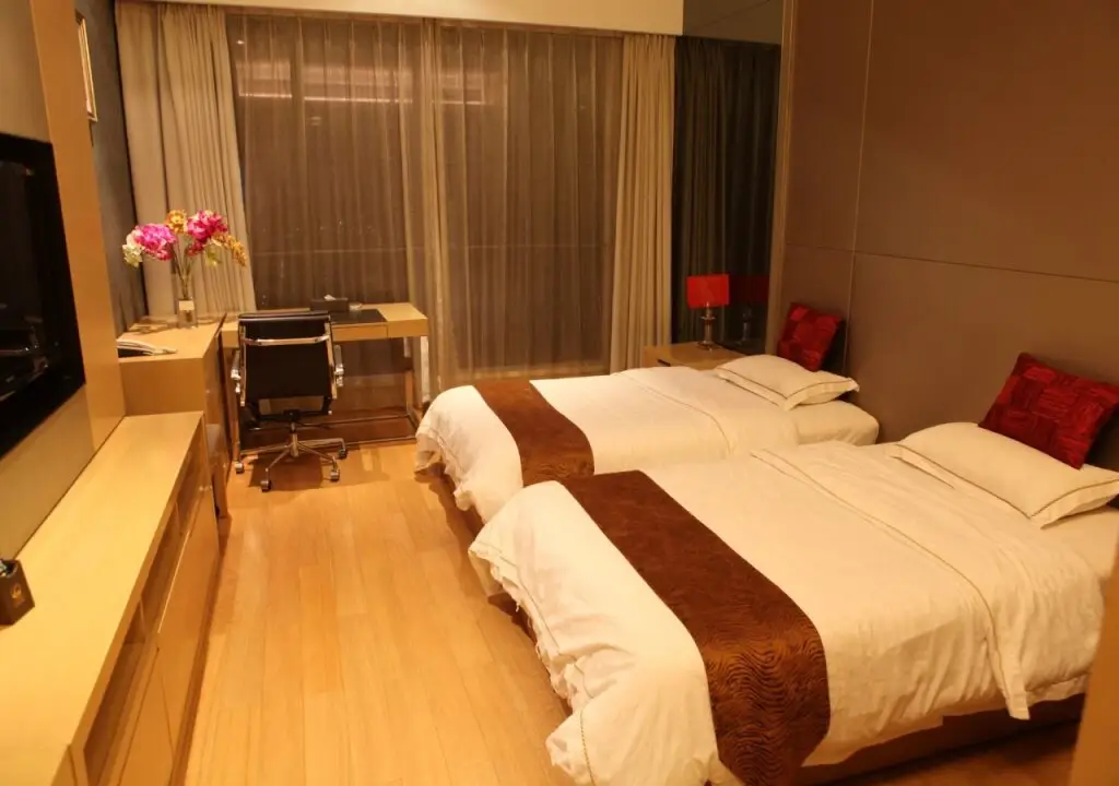 Гуанчжоу: Guangzhou Poly World Trade Center Apartment
