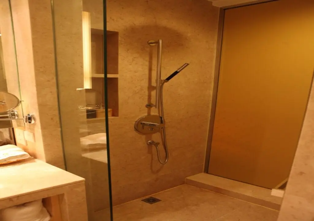 Гуанчжоу: Guangzhou Poly World Trade Center Apartment