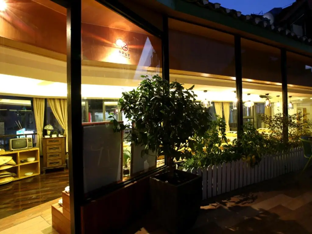 Yangshuo Travelling With Hostel — фото 1