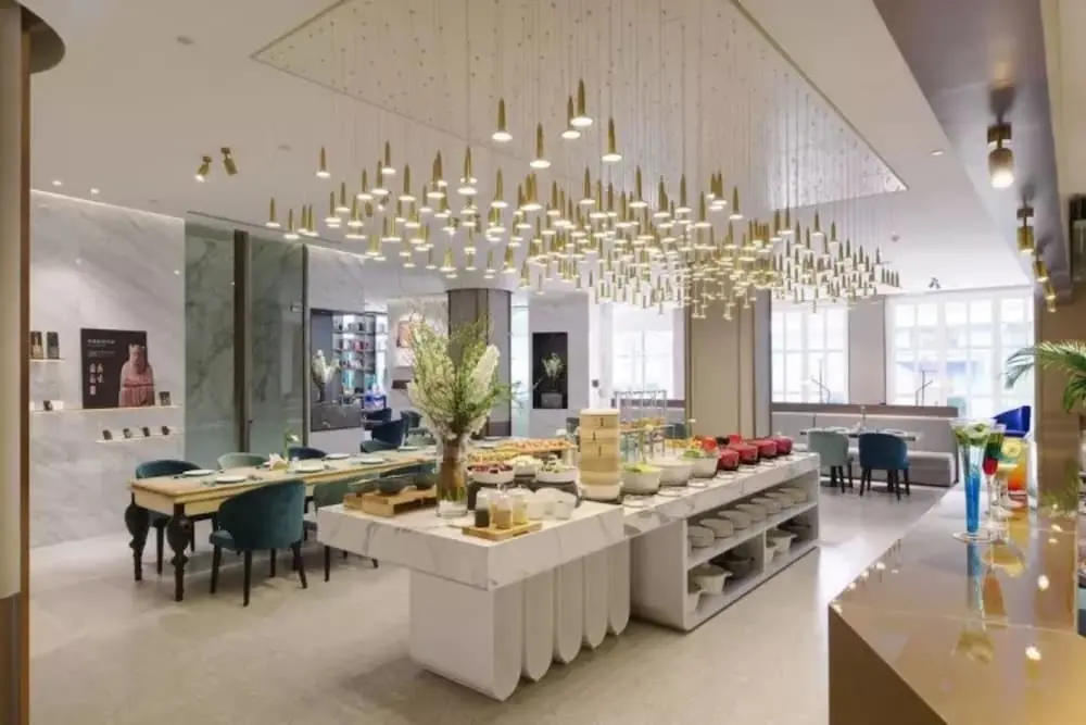 Циндао: Lanou International Hotel, Hong Kong Middle Road, May Fourth Square, Qingdao
