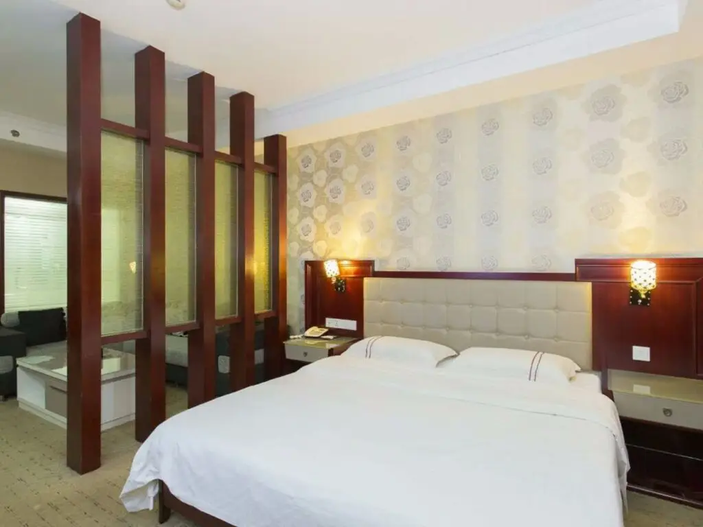 Гуанчжоу: Kaiserdom Hotel China Plaza