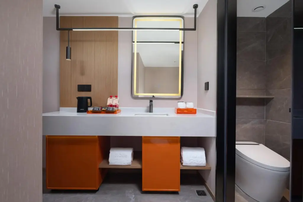 Гуанчжоу: Kaiserdom Hotel Tiyuxi Metro Station