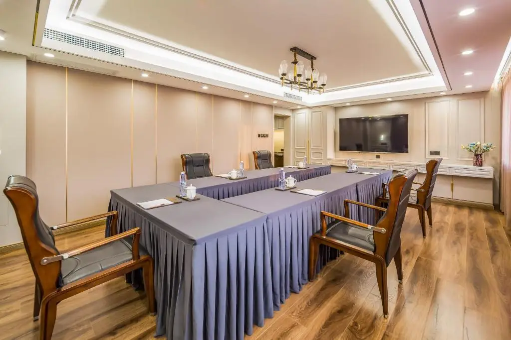 Пекин: Beijing Commercial Business Hotel