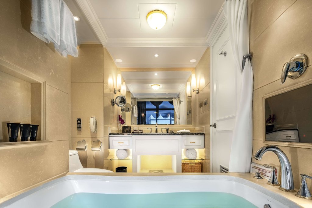 Куньмин: Kunming Green Lake Hotel