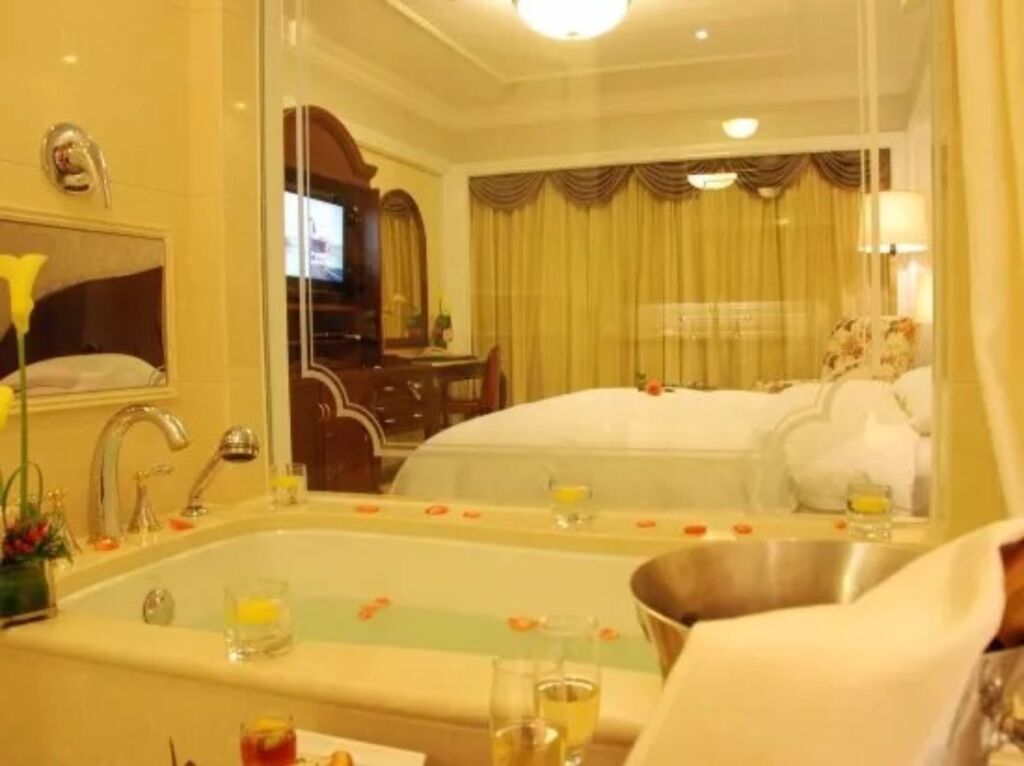 Куньмин: Kunming Green Lake Hotel