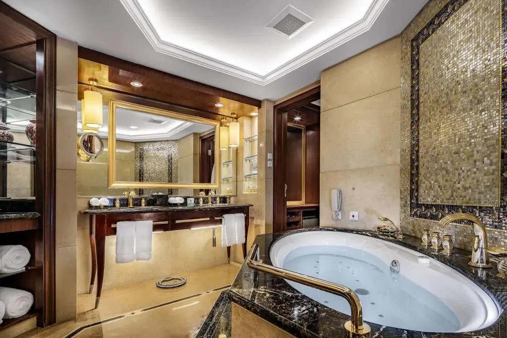 Куньмин: Kunming Green Lake Hotel