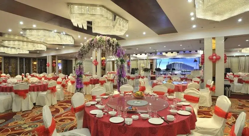 Chunxue Four Season Hotel — фото 1