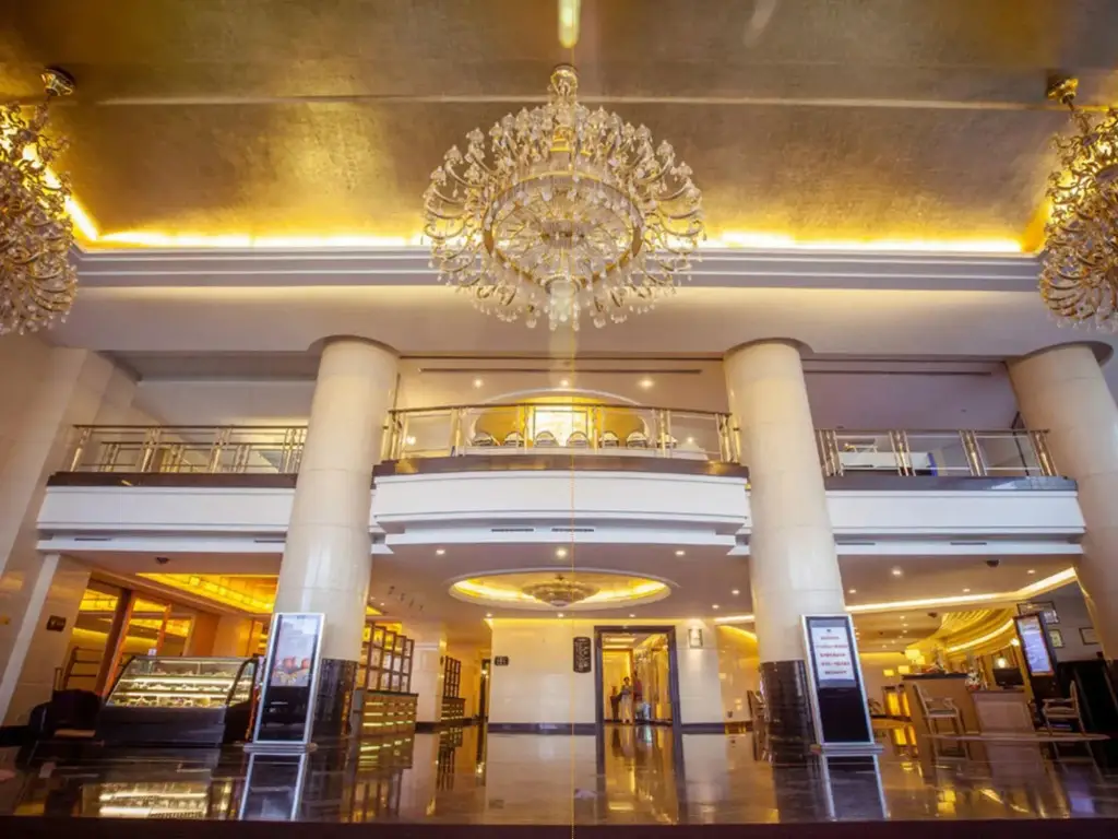 Wuhan Mayflowers Hotel (Wuchang Railway Station Zhongnan Road Metro Station Branch) — фото 1