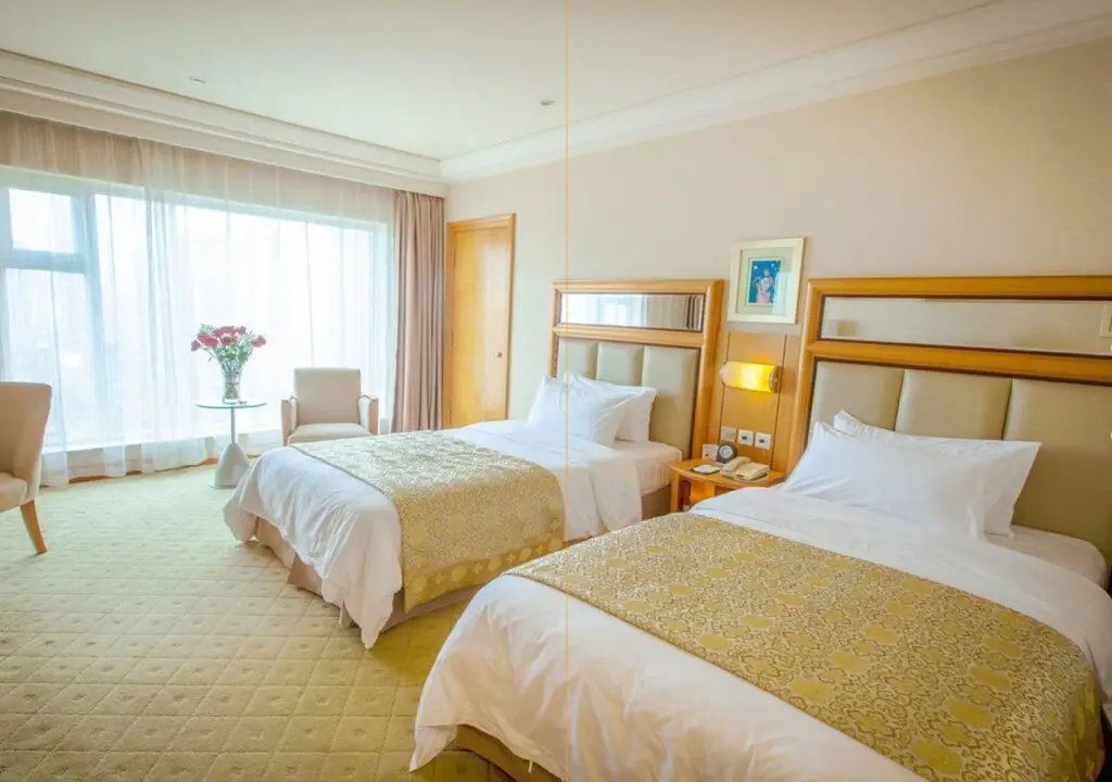 Wuhan Mayflowers Hotel (Wuchang Railway Station Zhongnan Road Metro Station Branch) — фото 1