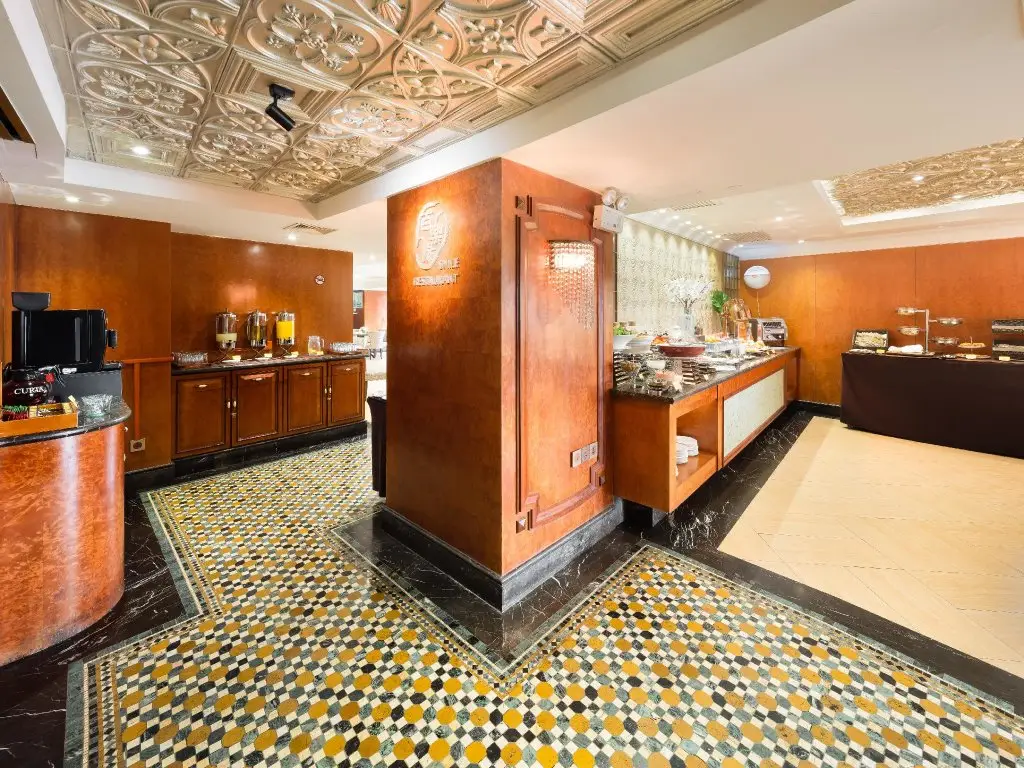 Paramount Gallery Hotel — фото 1
